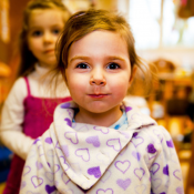 Kind im Kindergarten